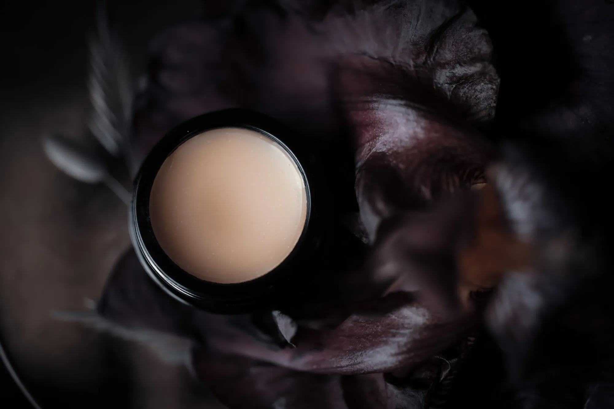 Black Iris - Solid Perfume 9g