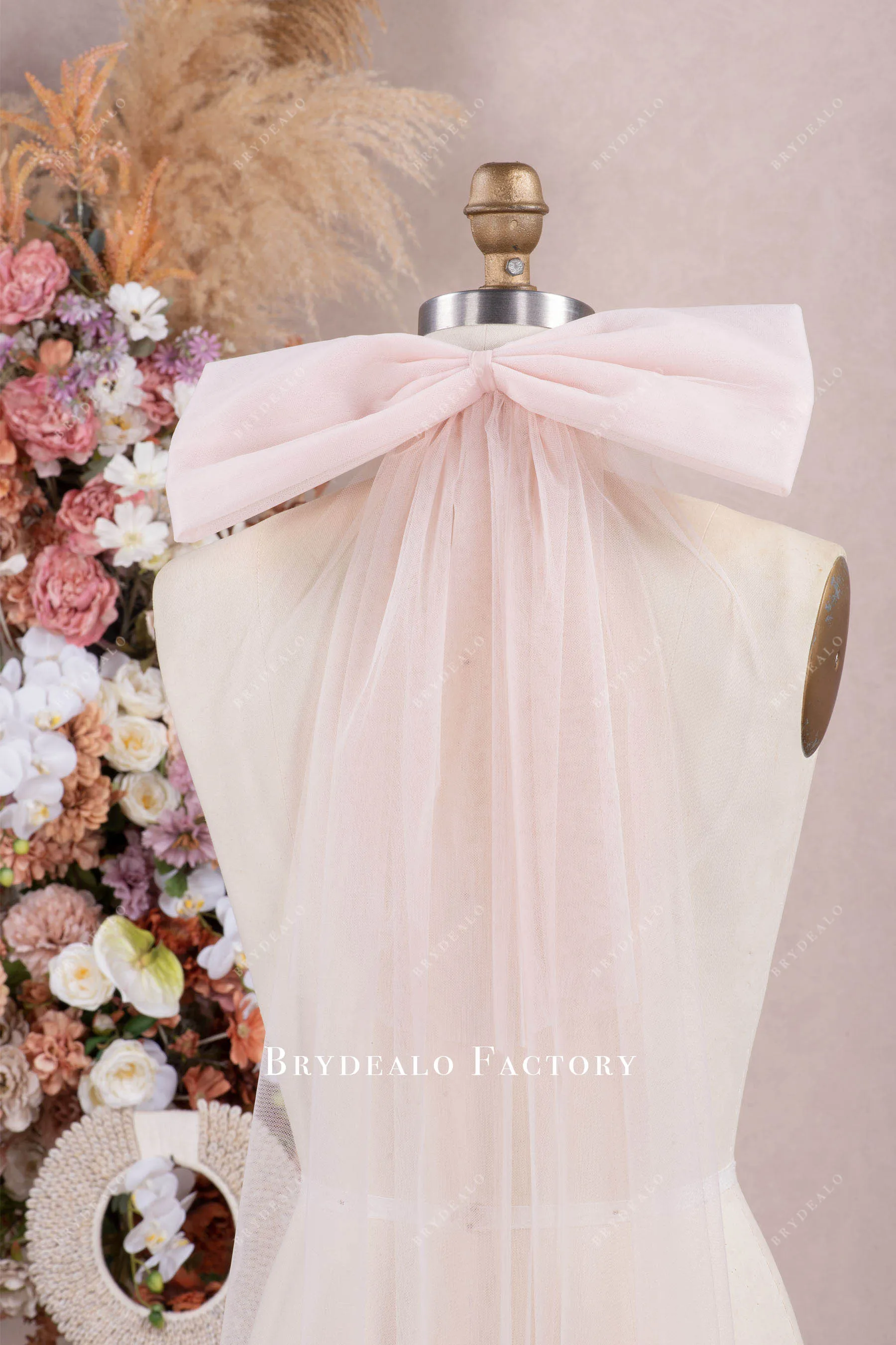 Blushing Pink Bowknot Two-tier Tulle Wedding Veil