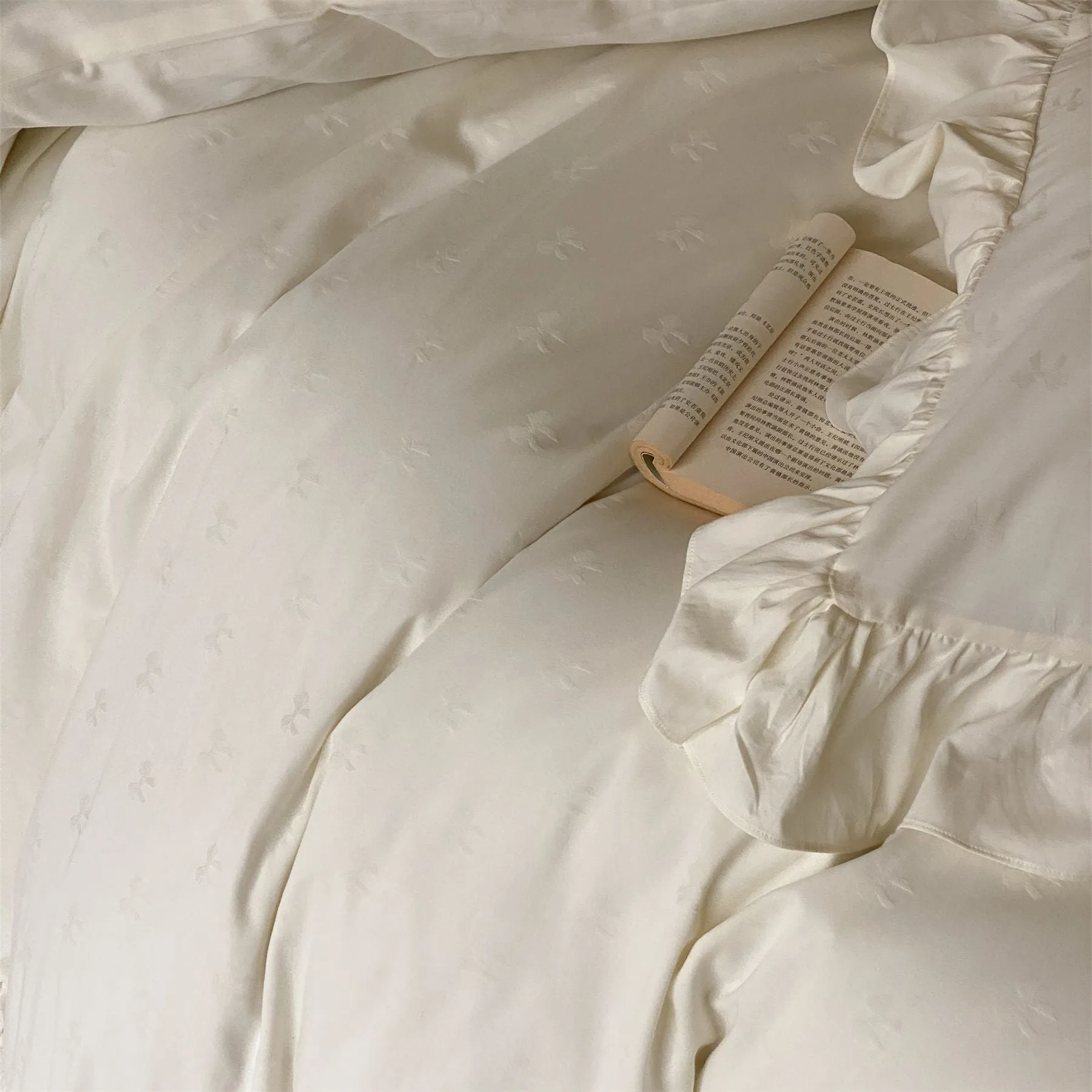 Mimi Ribbon Ruffle White Bedding Set