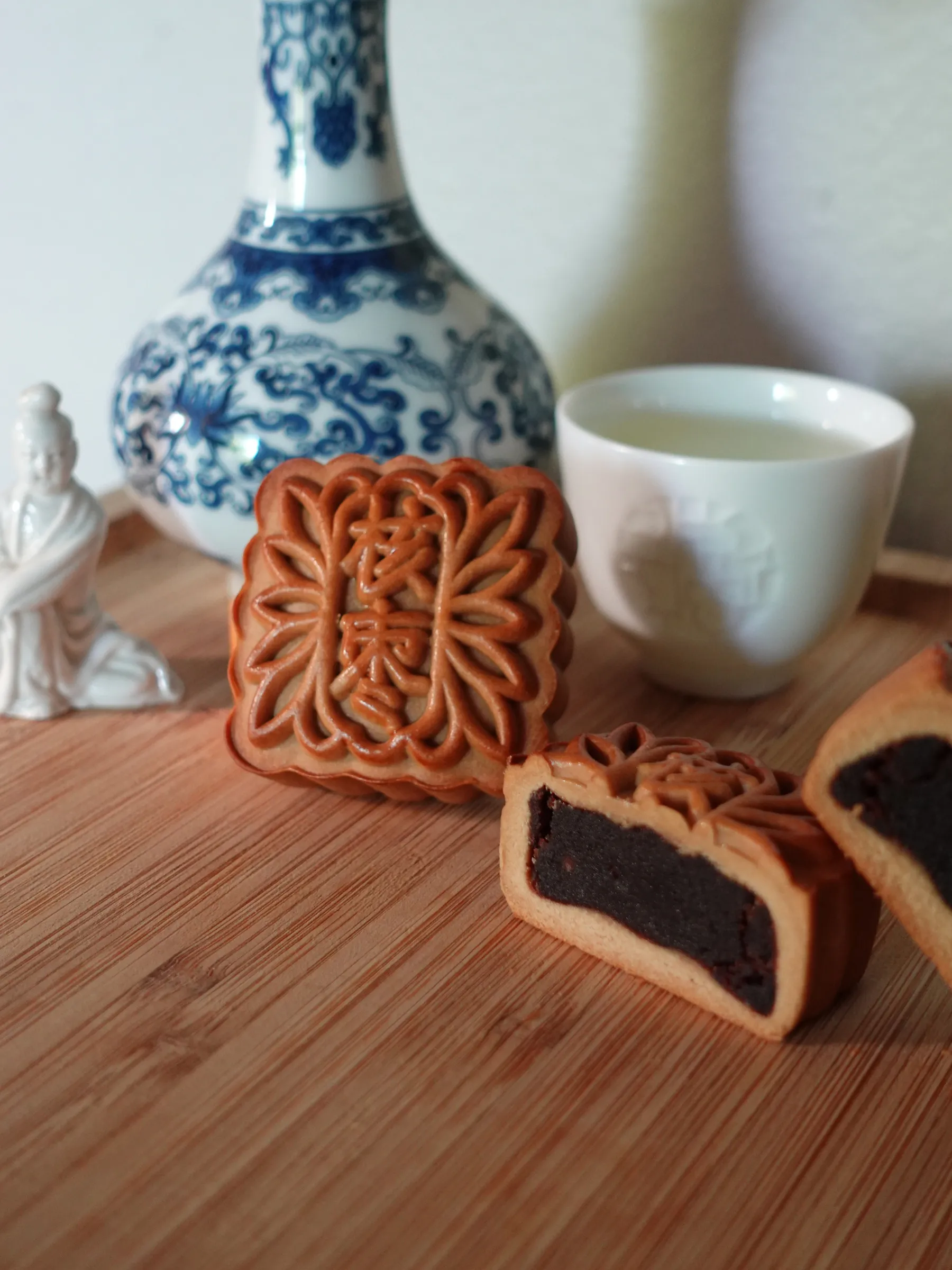 Moon Cake Gift Set | Kiki Bakery x Nüwa Hanfu