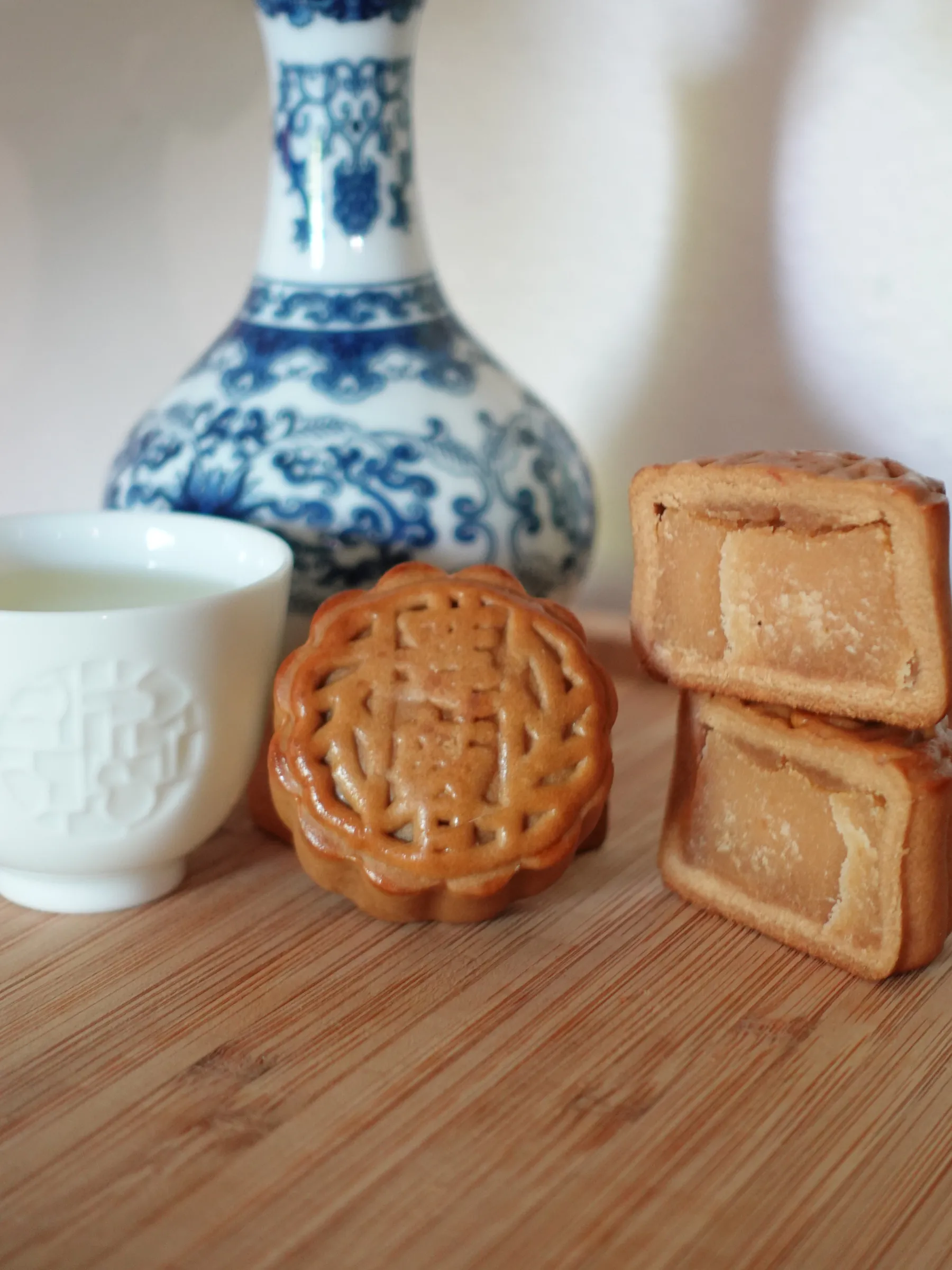 Moon Cake Gift Set | Kiki Bakery x Nüwa Hanfu