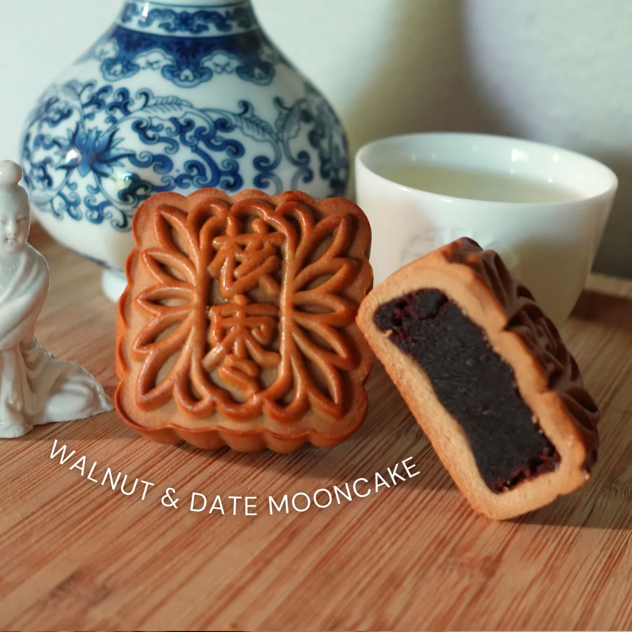 Moon Cake Gift Set | Kiki Bakery x Nüwa Hanfu