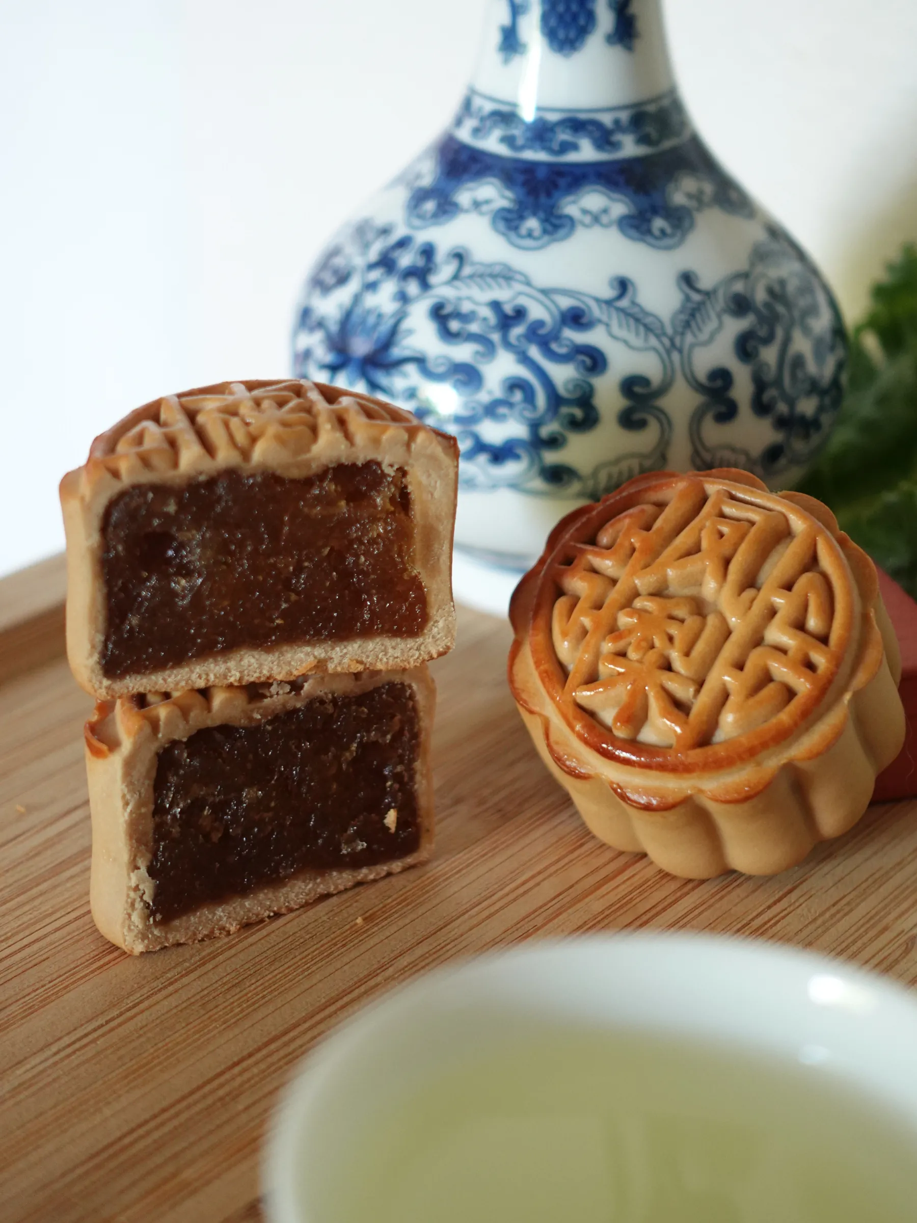 Moon Cake Gift Set | Kiki Bakery x Nüwa Hanfu